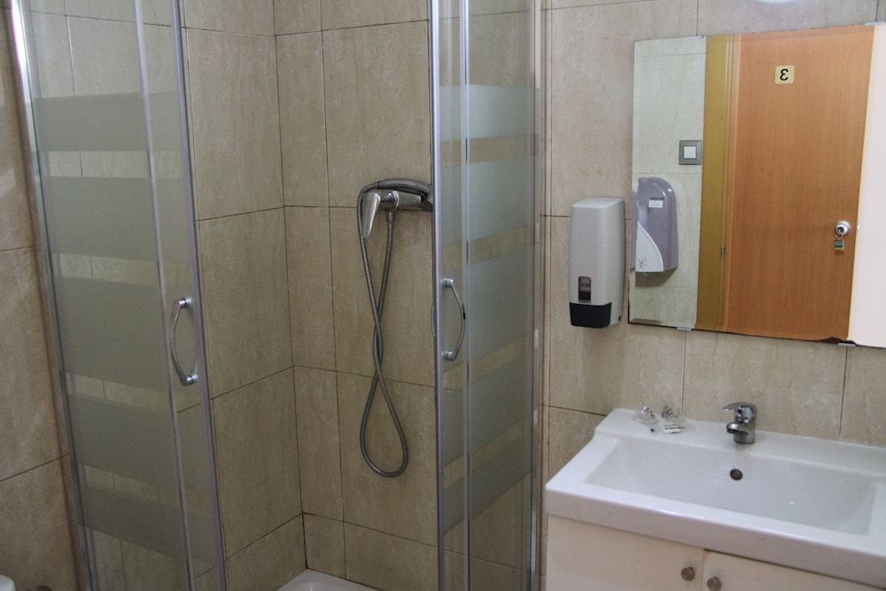 Hostal LK Standard Room 6