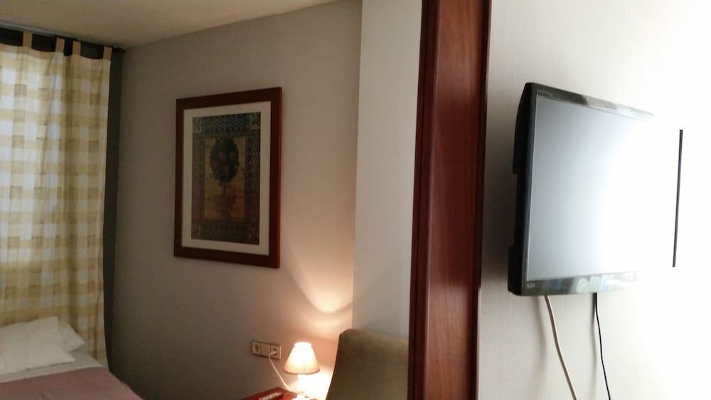 Hostal LK Double Room 8