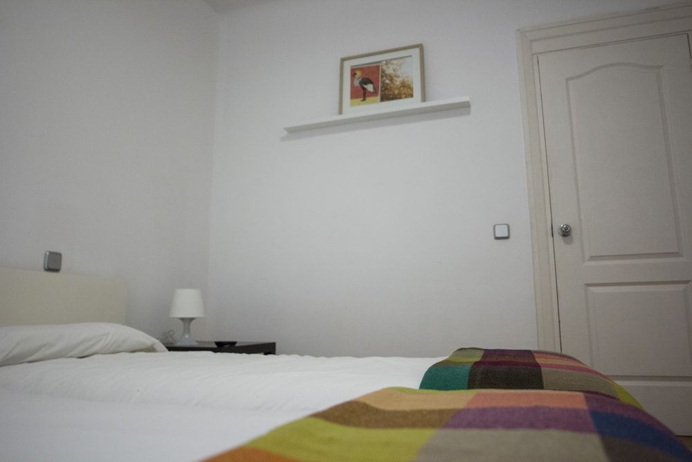 Monrooms Barcelona Twin Room 3