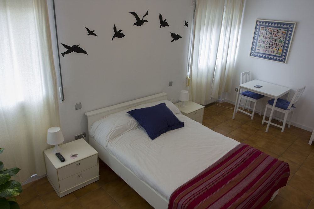 Monrooms Barcelona Superior Double Room 3