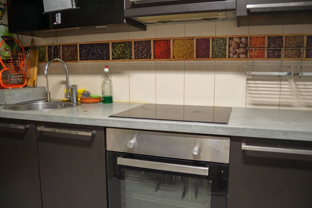 Go Bcn Hostal Ideal Badal - Hostel Double or Twin Room, Shared Bathroom 7