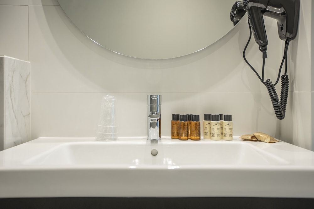 Fontanella by BCN URBAN ROOMS Triple Room 4