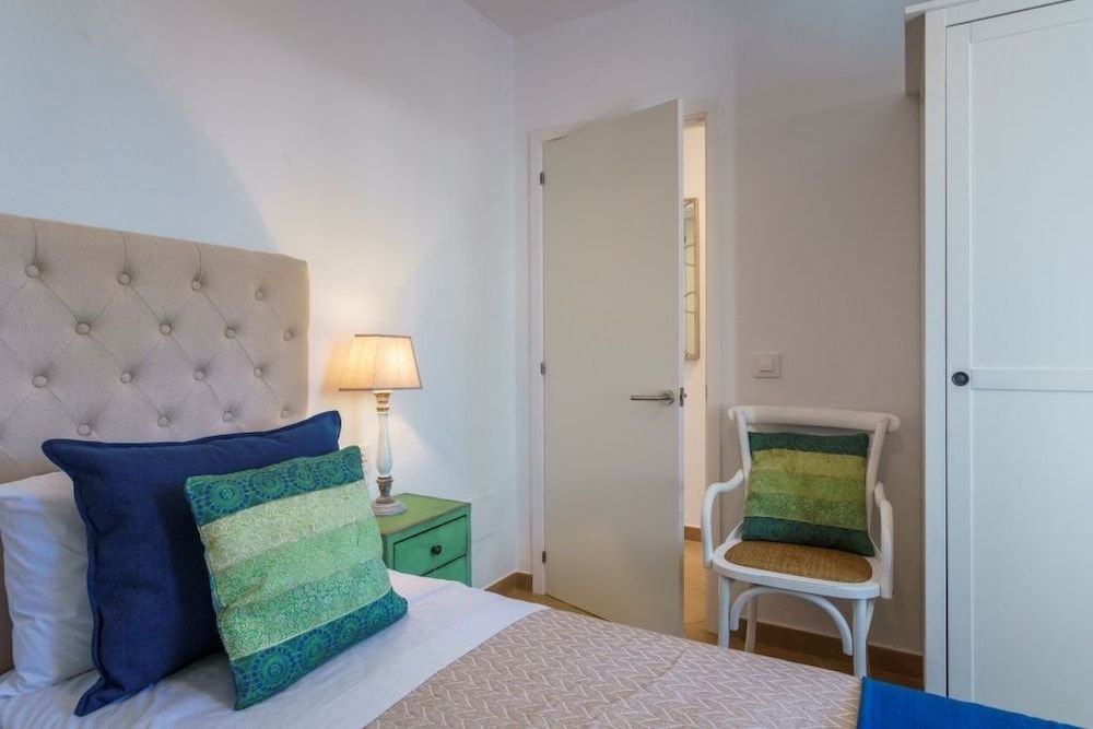 Duplex, 2 Bedrooms, Smoking