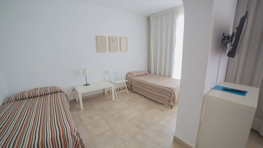 Casa Del Mar Hotel Quadruple Room 2