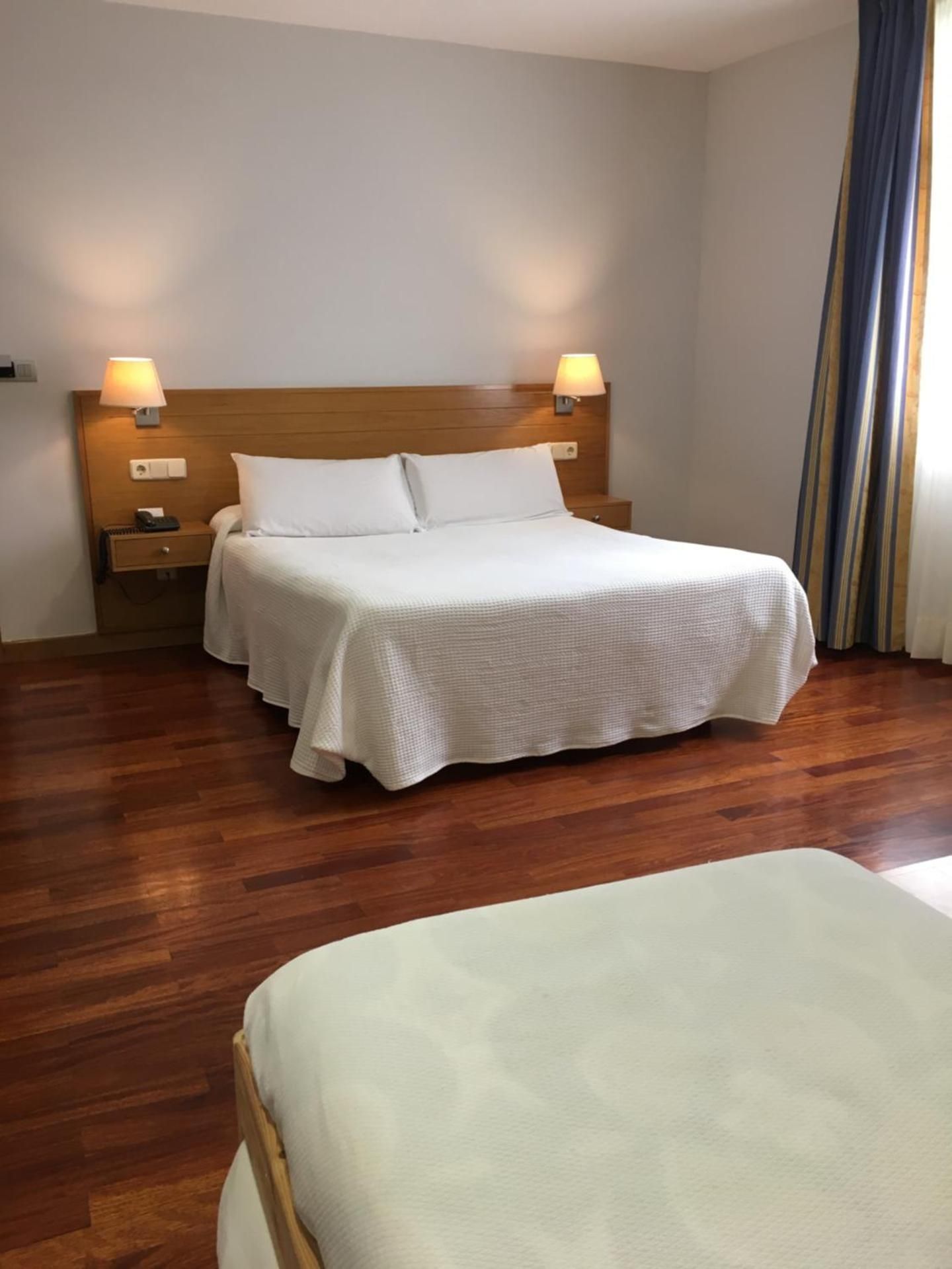 Family Room (2 Adults + 2 Children under 12 years old)