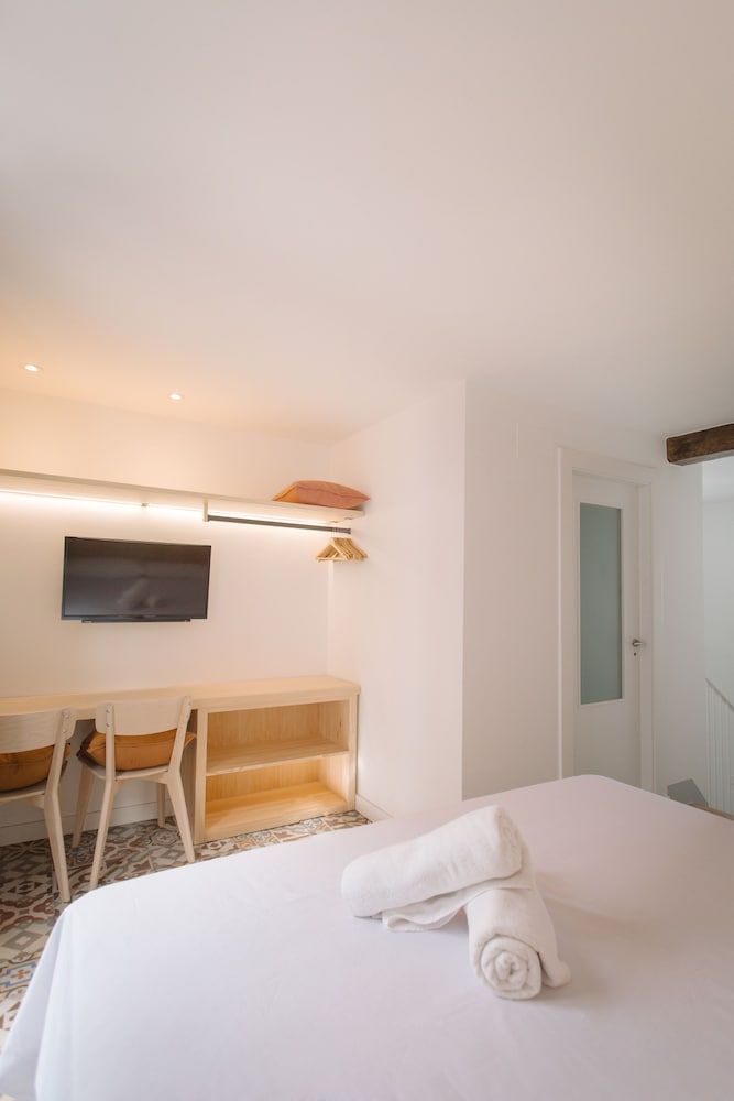 La Vila Hort Basic Duplex, Private Bathroom 3