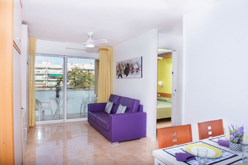 One-Bedroom Apartment (2 Adults + 2 Children)