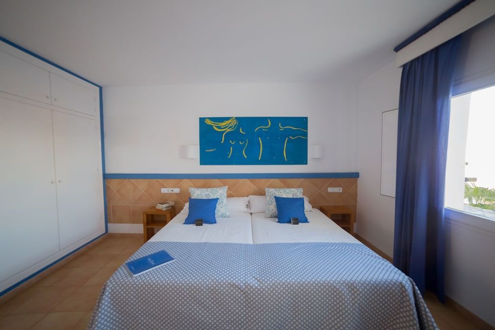 Double or Twin Room, 1 Double or 2 Twin Beds, Sea View