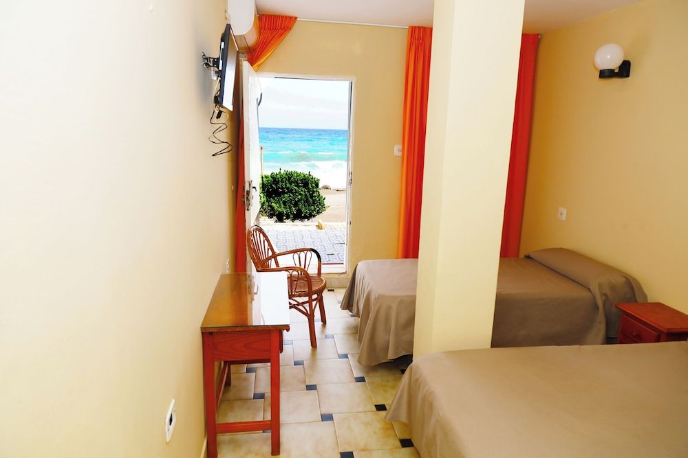 Hotel Playa Standard Twin Room, Sea View 10