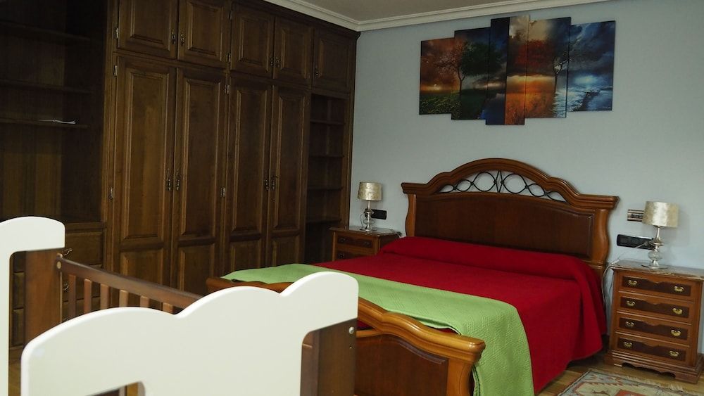 House, 5 Bedrooms