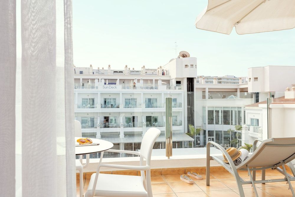 Sunwing Fanabe Beach Suite, Pool View (2 Adults, 1 Child) 7