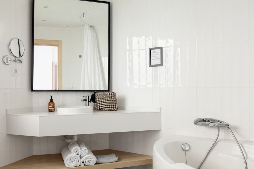 Sunwing Fanabe Beach Suite, Pool View (2 Adults, 1 Child) 10