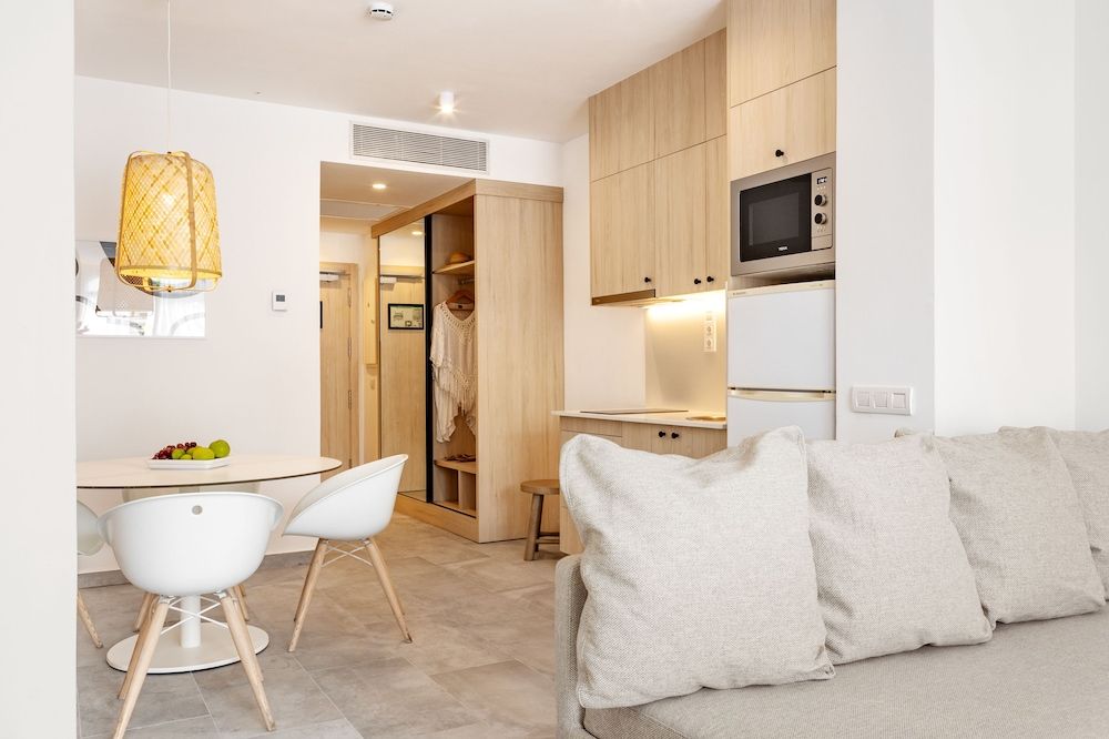 Sunwing Fanabe Beach Suite, Pool View (2 Adults, 1 Child) 5