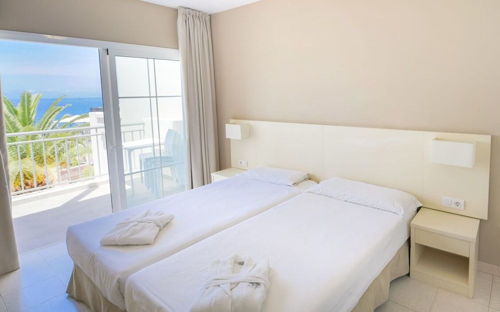 undefined Los Olivos Beach Resort 10