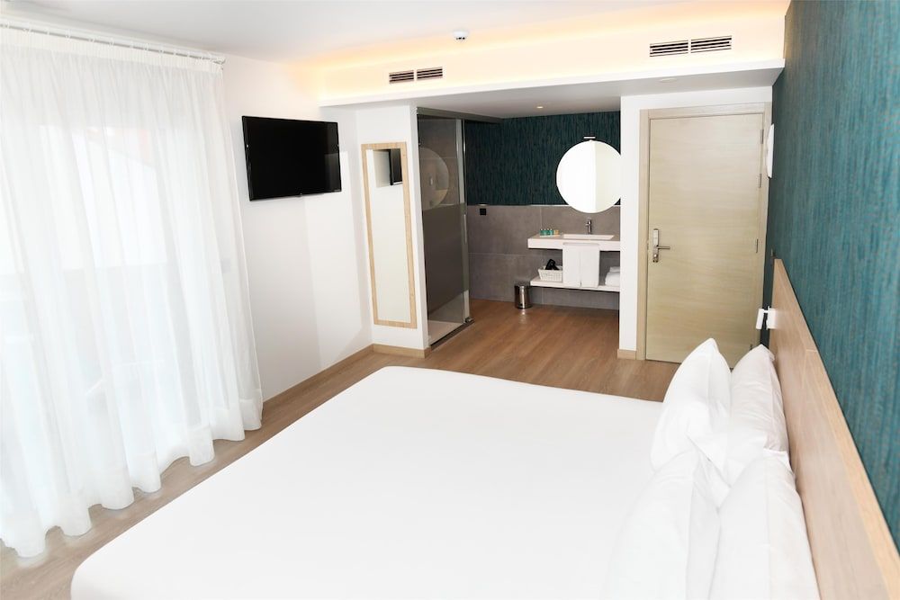 Hotel Meiga do Mar & Spa Superior Triple Room 4