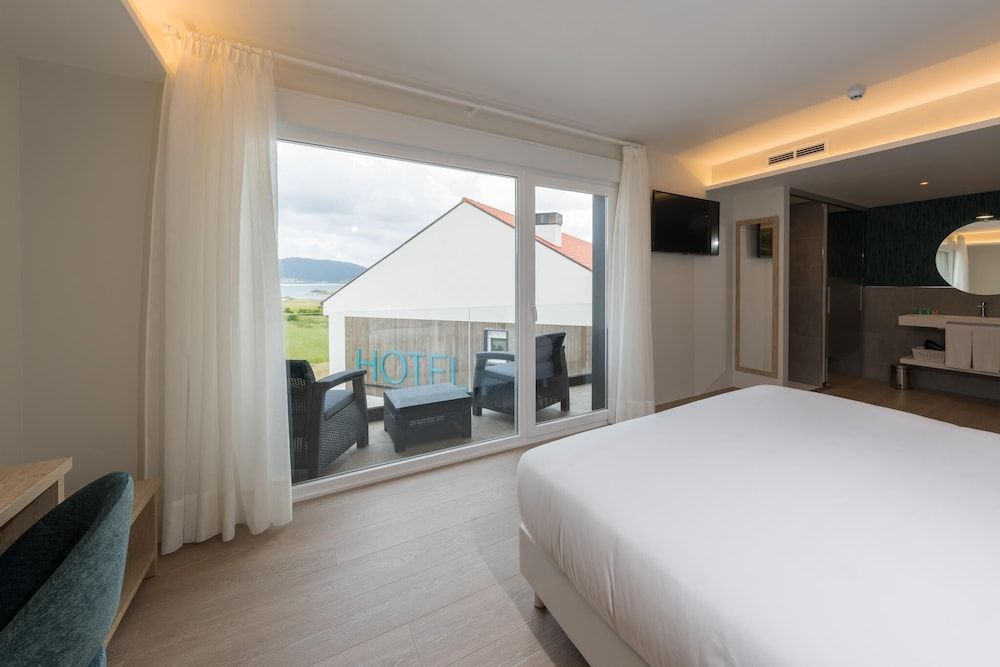 Hotel Meiga do Mar & Spa Superior Triple Room 10