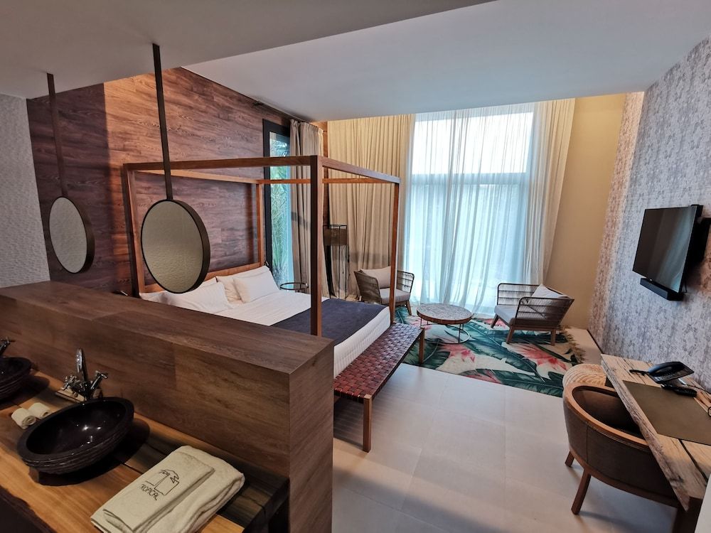Superior King Room