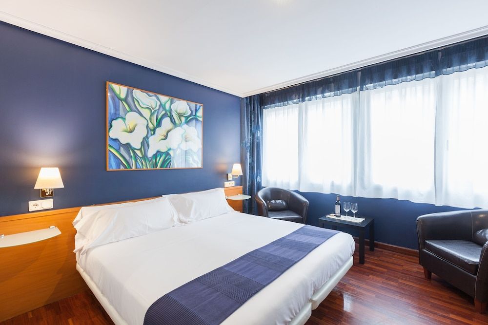 Zumaia Hotela Triple Room 2