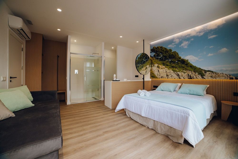 Family Double Room (5 adults)