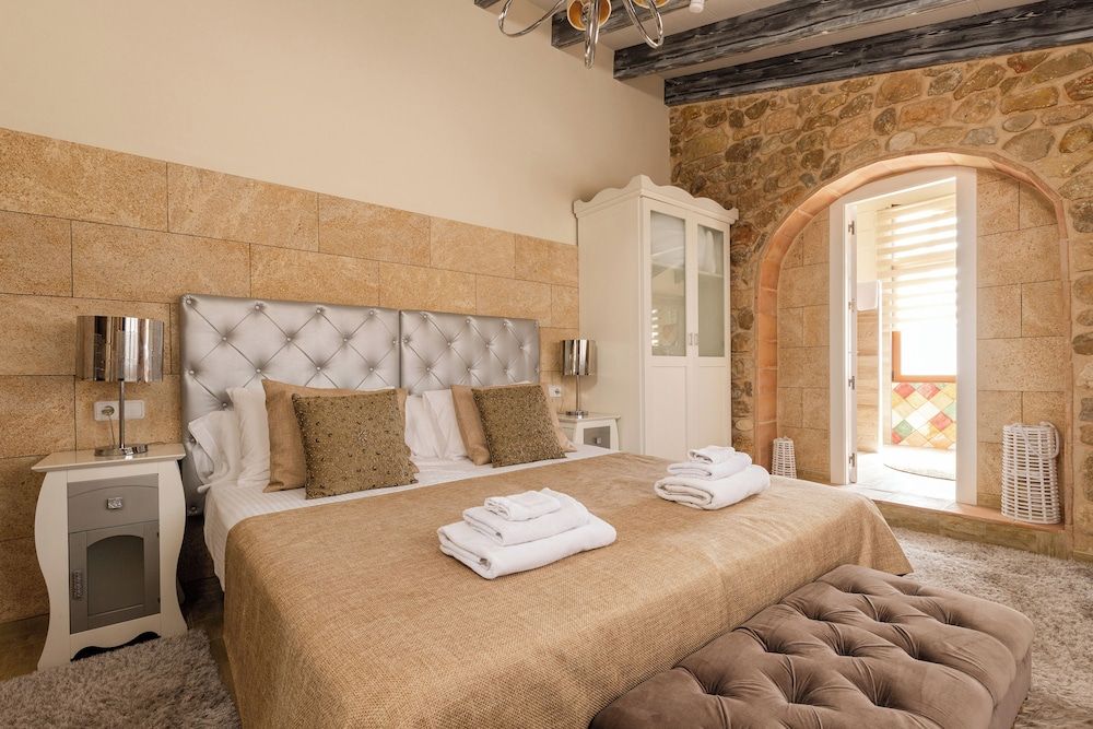 Deluxe Double Room, Air conditioning, Mountain View