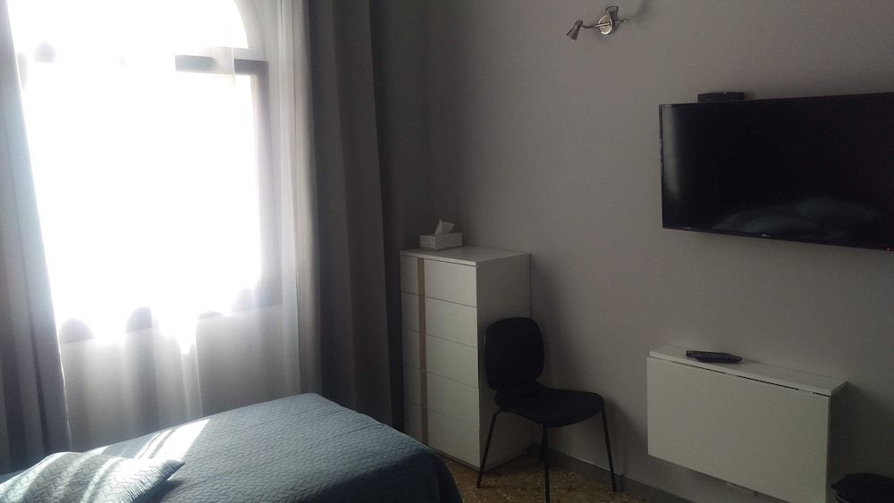 Deluxe Twin Room, Shared Bathroom, City View
