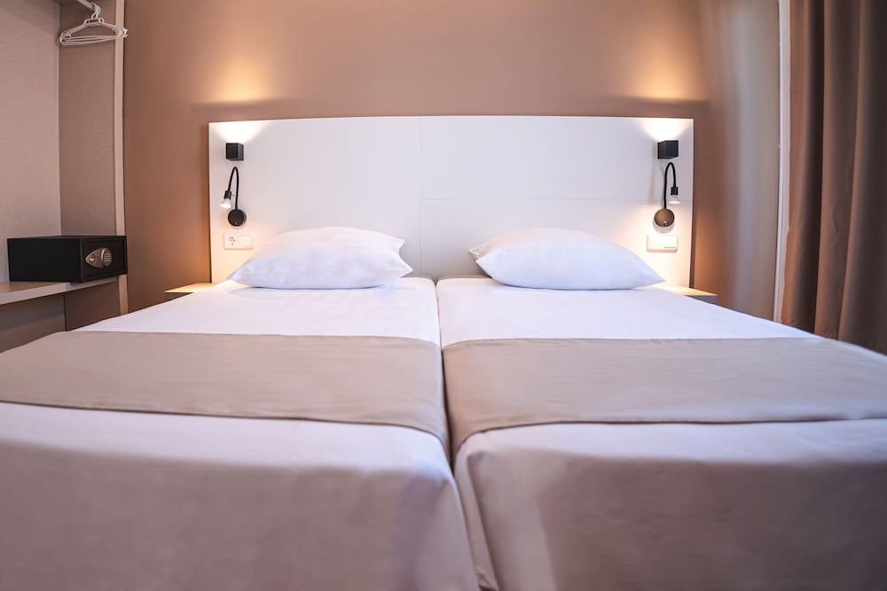 Economy Room