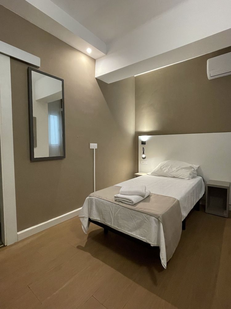 Economy Single Room