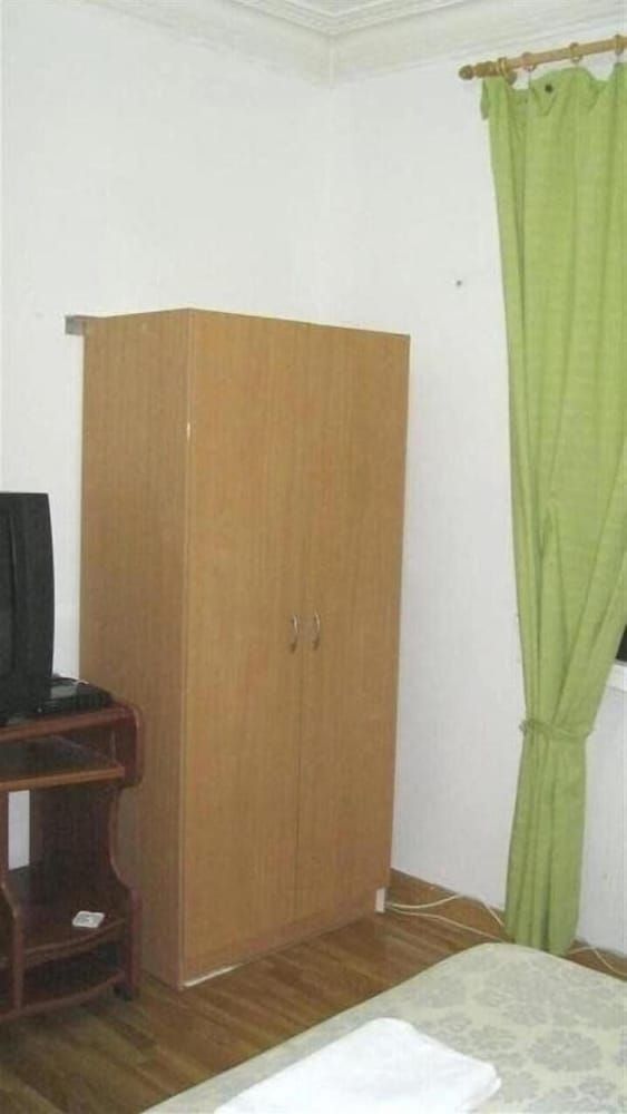 Single Room, Shared Bathroom