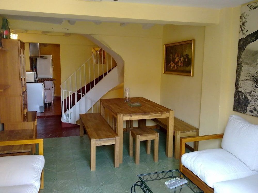 House, 5 Bedrooms