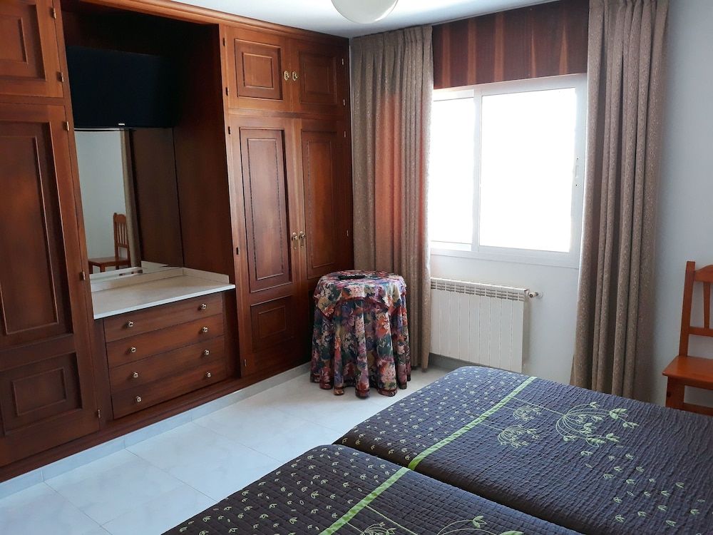 Twin Room (101)