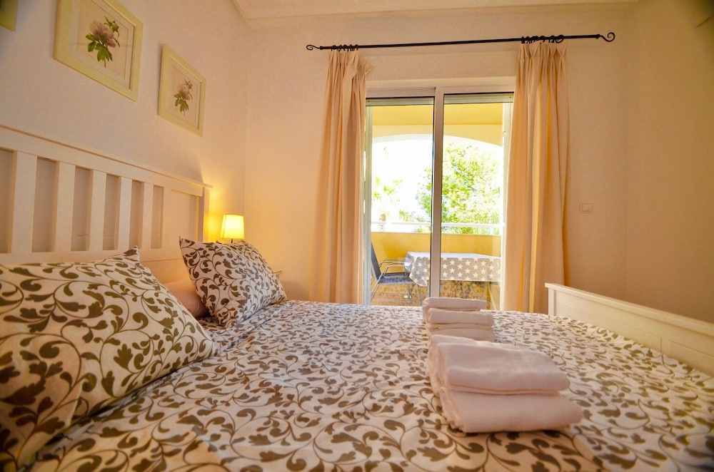 Apartment, 2 Bedrooms, Smoking, Pool Access