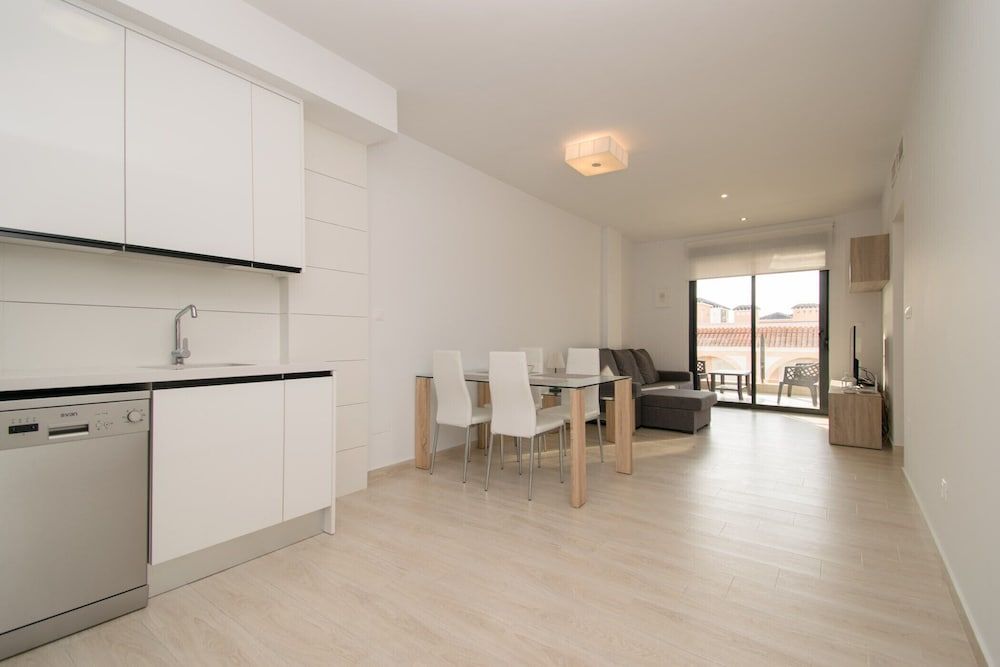 Apartment, 2 Bedrooms, Pool Access, Beachside