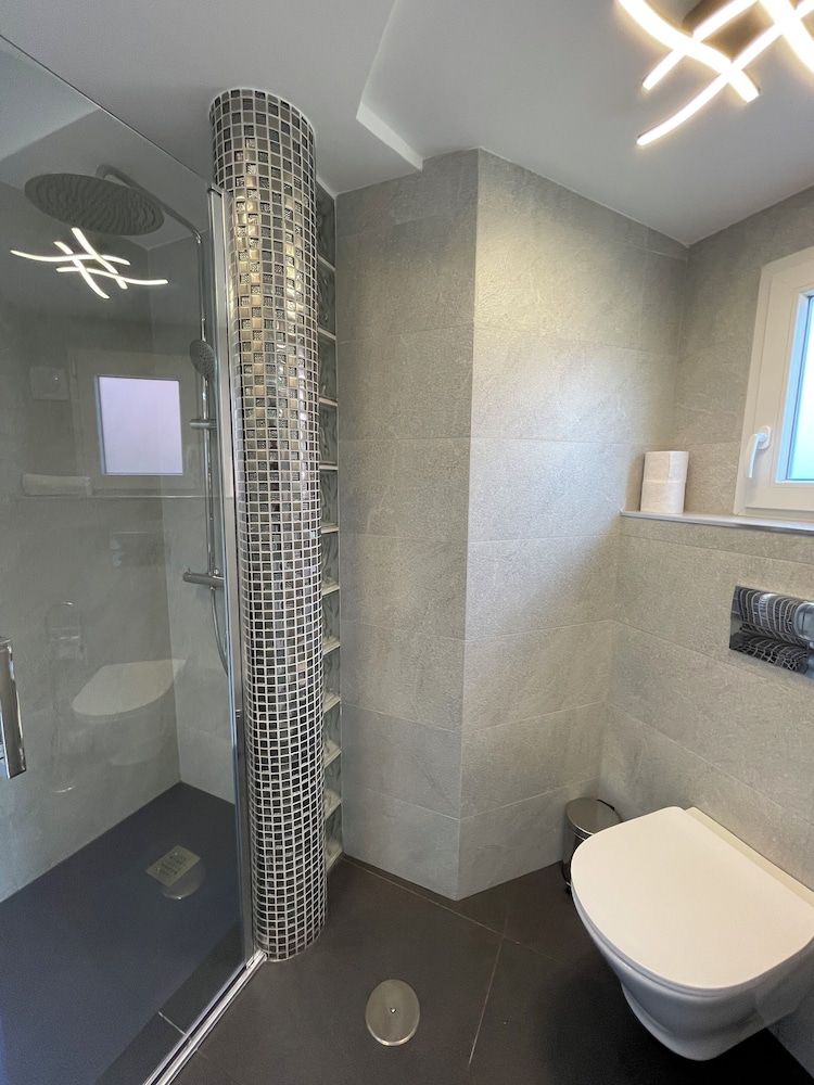 Annas Garden 7. Patrik - Deluxe Double Room (2adults+1child) 5