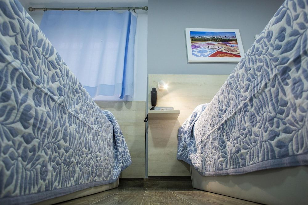 Basic Triple Room