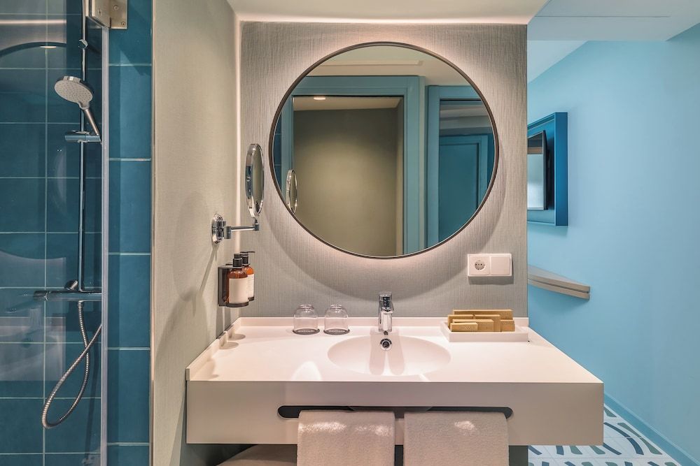 Barceló Benidorm Beach - Adults Recommended Deluxe Double Room (Sea Front View) 3