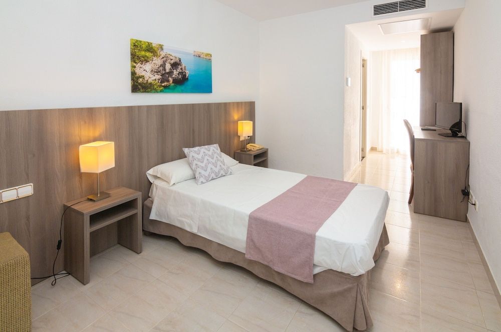 Single Room, Partial Sea View