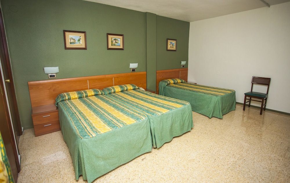 Triple Room