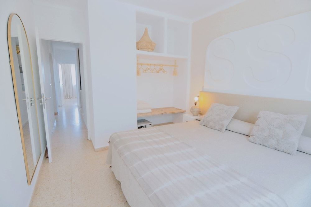 Grand Apartment, 3 Bedrooms, Balcony