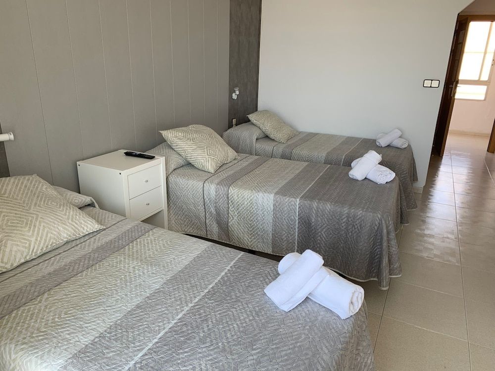 Basic Triple Room (3 single beds)