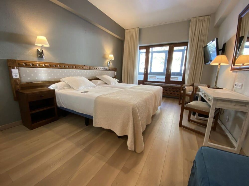 Basic Twin Room, Non Smoking