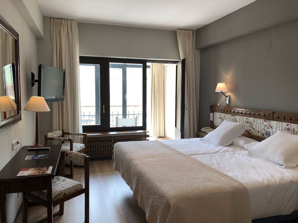 Triple Room, Mountain View (2 adults + 1 child)