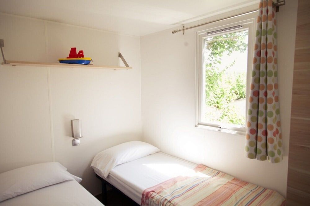 Mobile Home (Marina AC)