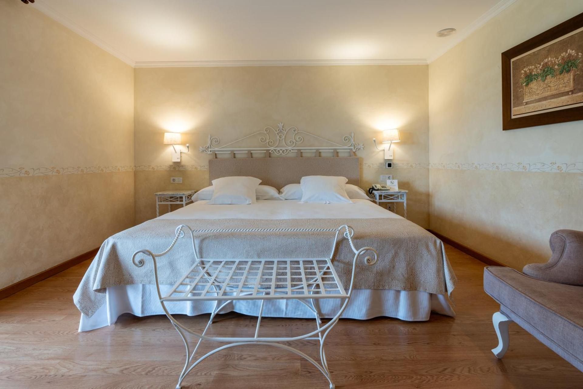 Double or Twin Room Economy Confort