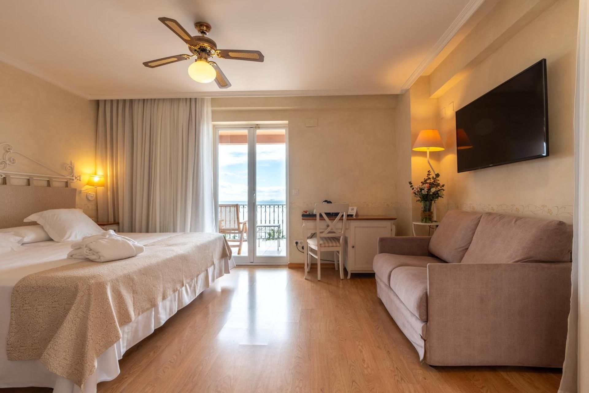 Superior Double or Twin Room with Sea View