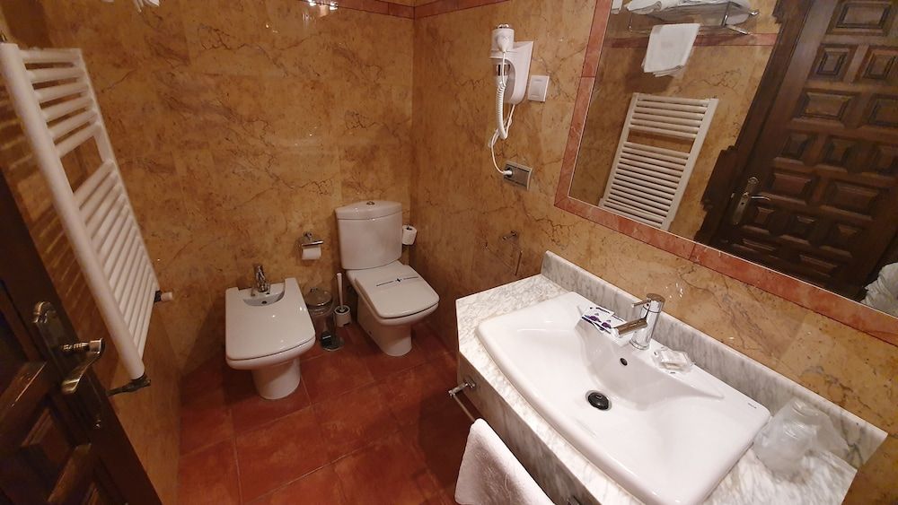 Hotel Coso Viejo Double Room Single Use 4