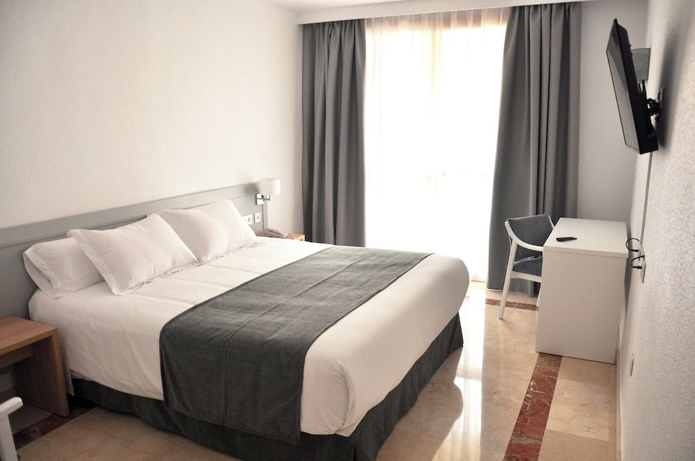 NEO HOTEL Superior Double Room, 1 King Bed