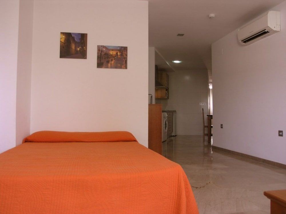Apartamentos Aixa II Standard Studio, 1 Bedroom, Accessible, Kitchen 3