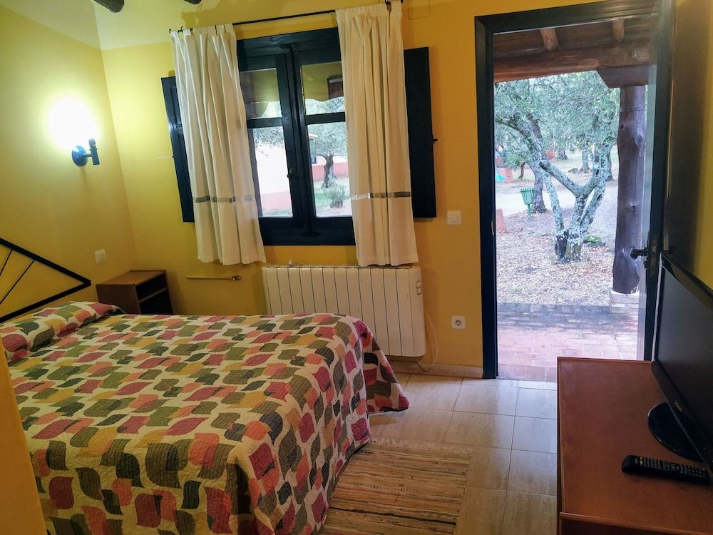Economy Double or Twin Room, Patio, Mountain View