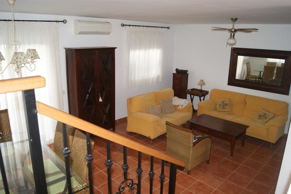 House, 3 Bedrooms, 2 Bathrooms