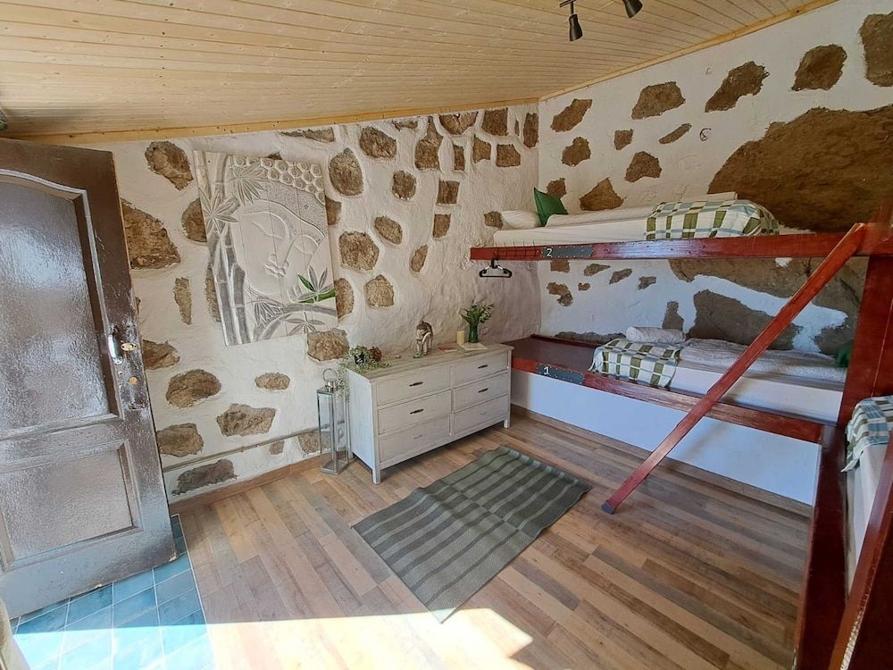 Standard Shared Dormitory, Mixed Dorm, Shared Bathroom, Mountain View (4 beds)